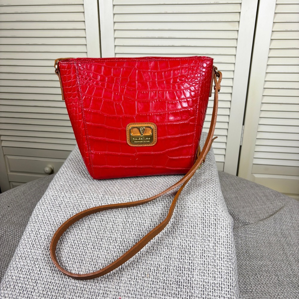 90s Valentina Italy Red Croc Embossed Leather Crossbody Bag Gold Hardware Purse
